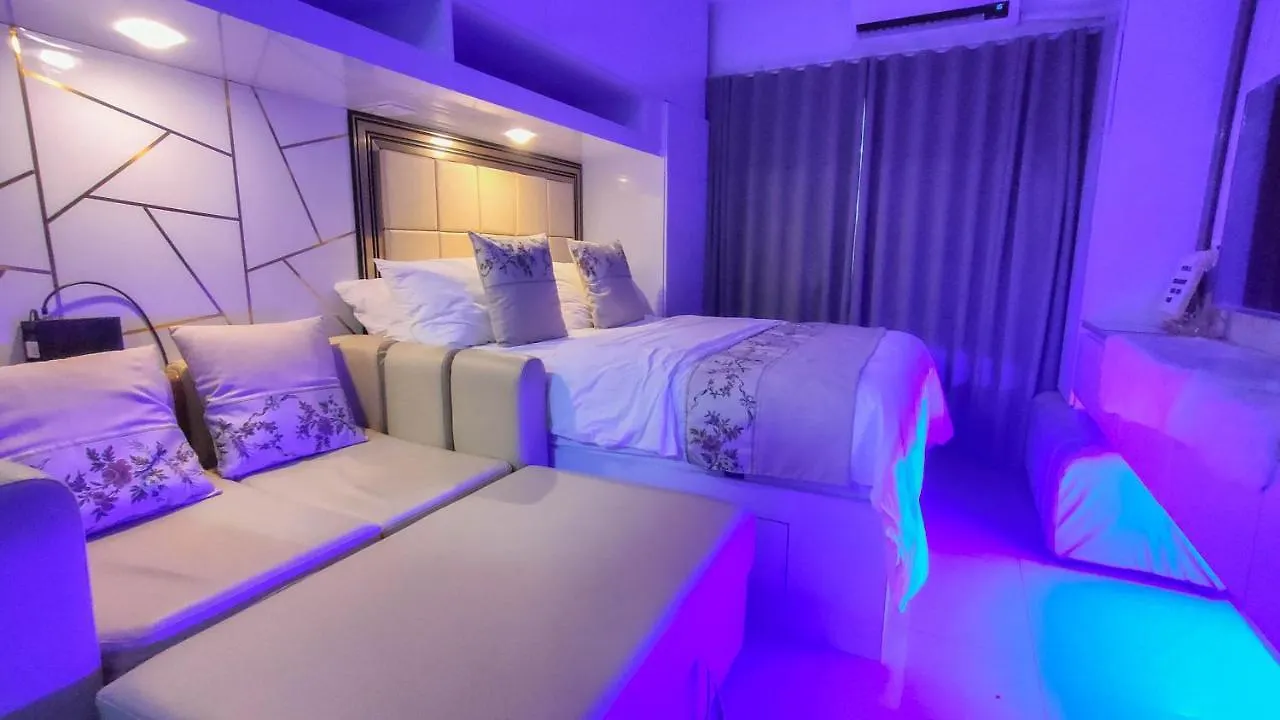 Condo Near Manila Airport And Moa