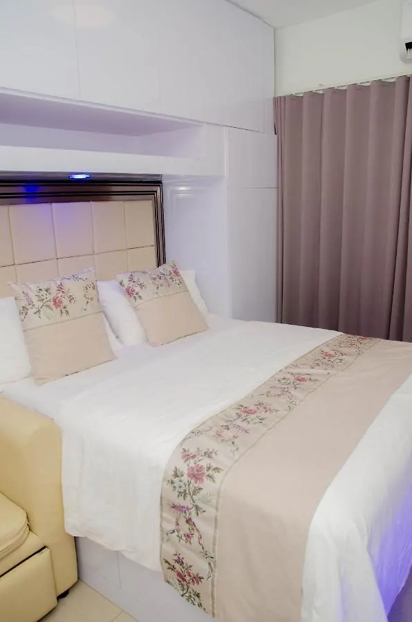Condo Near Manila Airport And Moa