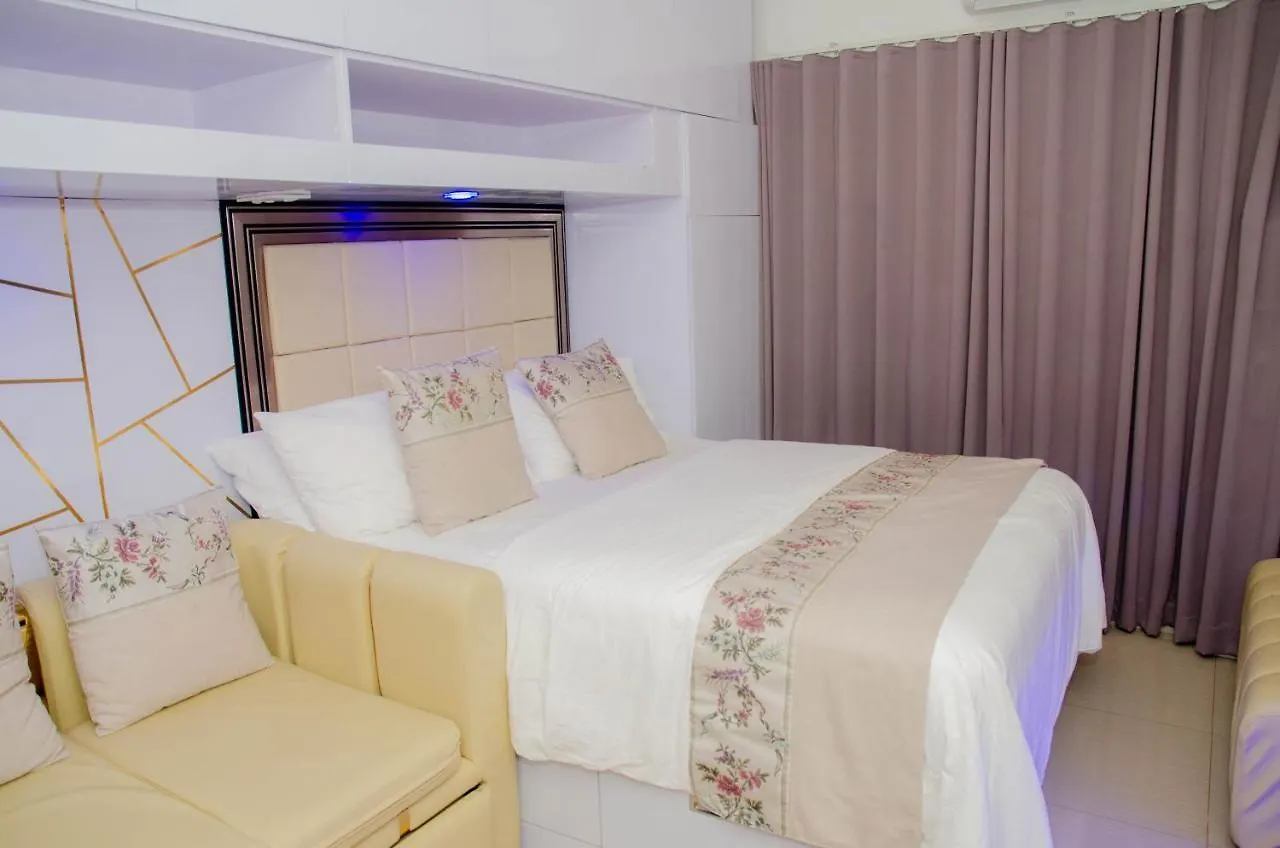 Condo Near Manila Airport And Moa