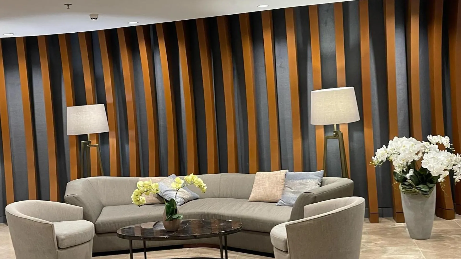 Condo Near Manila Airport And Moa Philippines