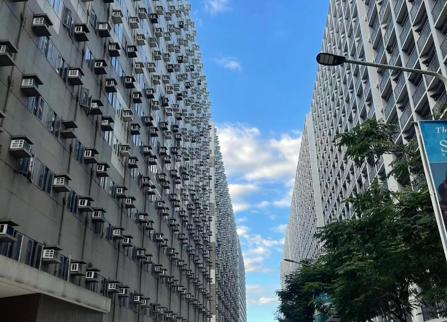Condo Near Manila Airport And Moa